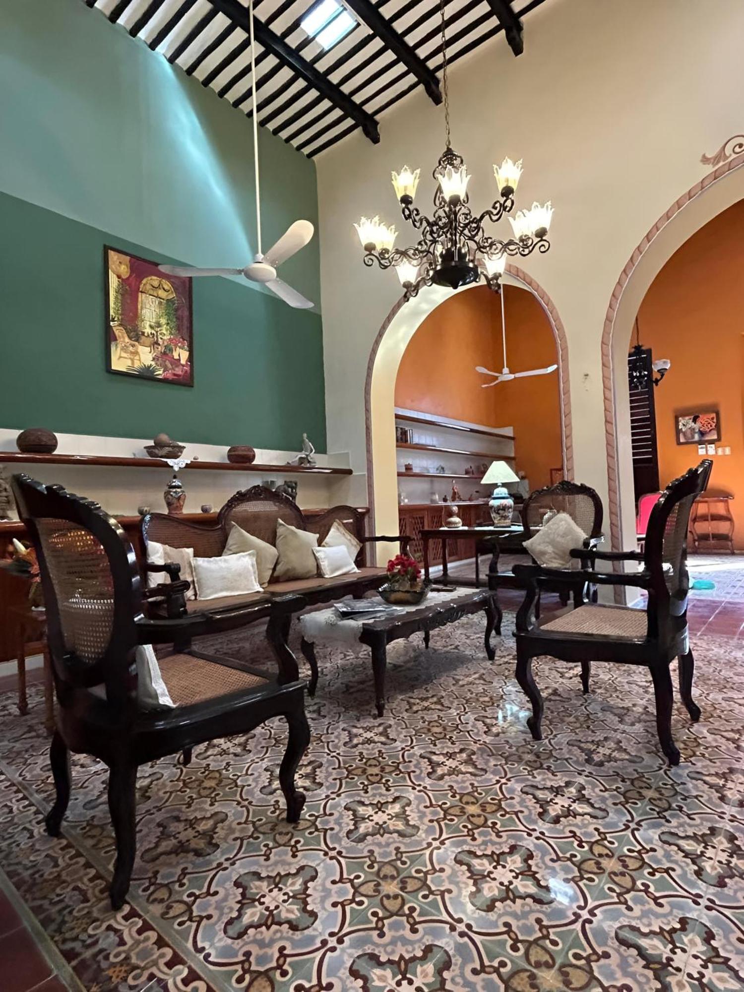 Bed and Breakfast Casa Tres Colibries à Mérida Extérieur photo