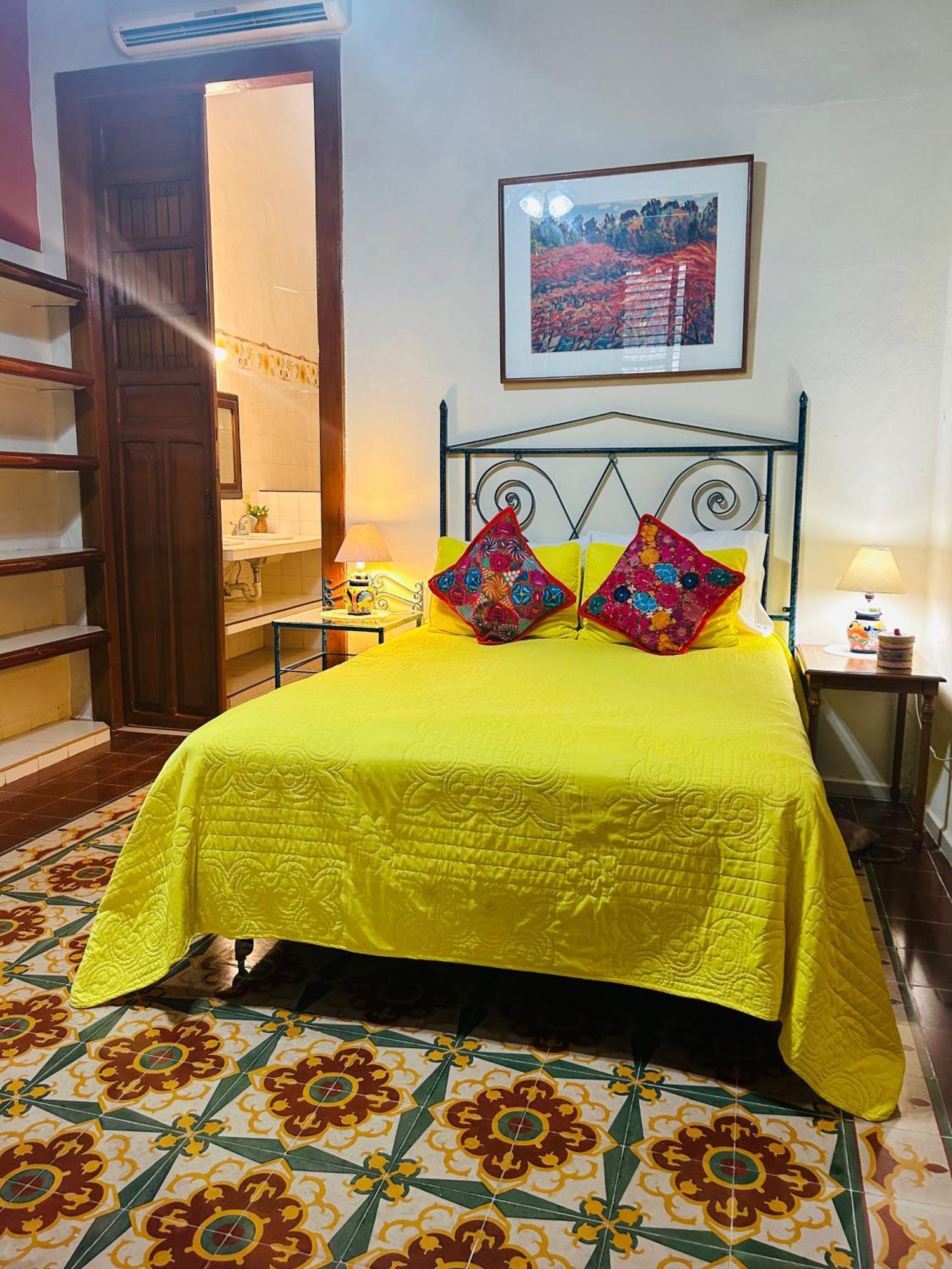 Bed and Breakfast Casa Tres Colibries à Mérida Extérieur photo