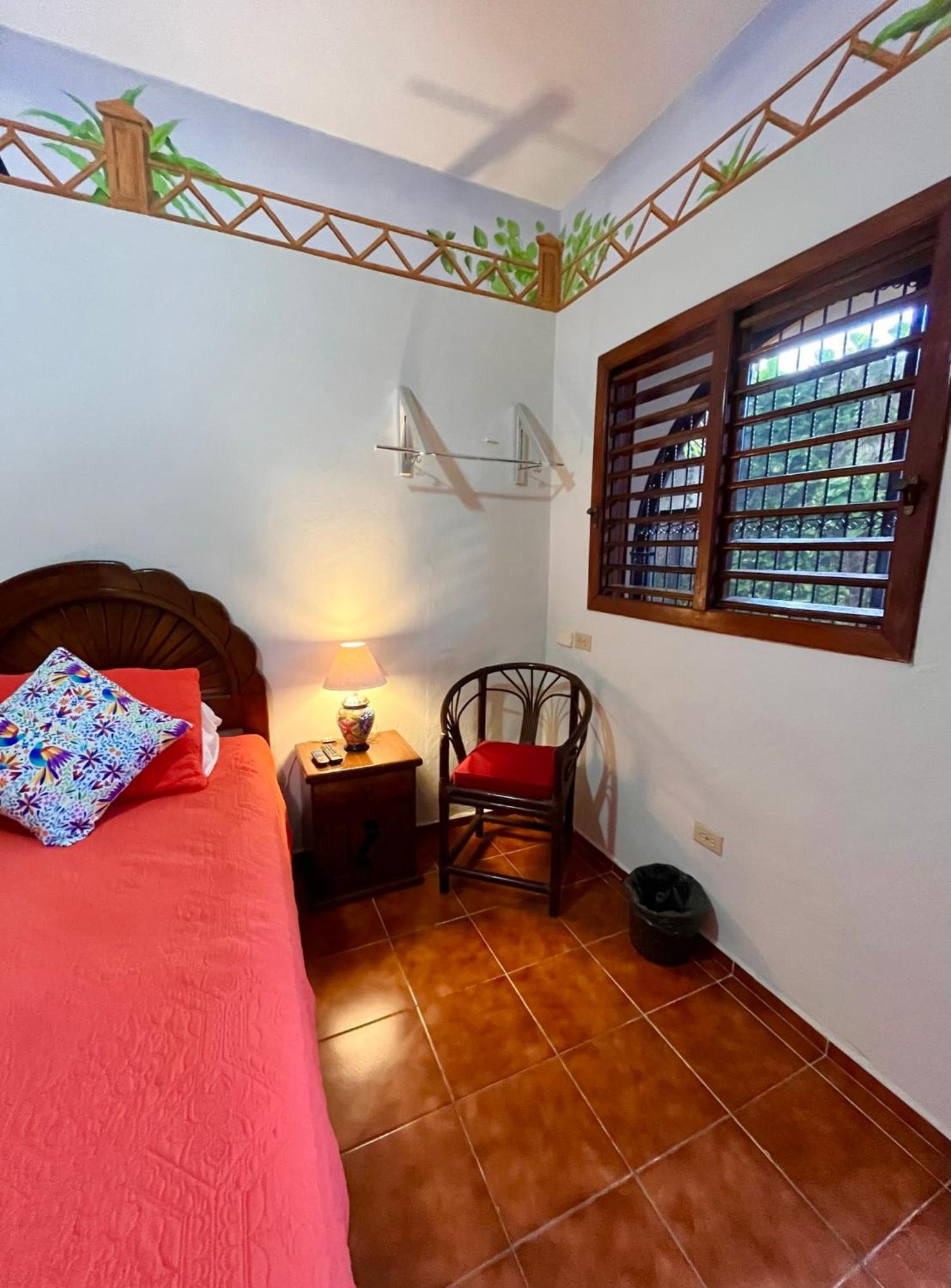 Bed and Breakfast Casa Tres Colibries à Mérida Extérieur photo