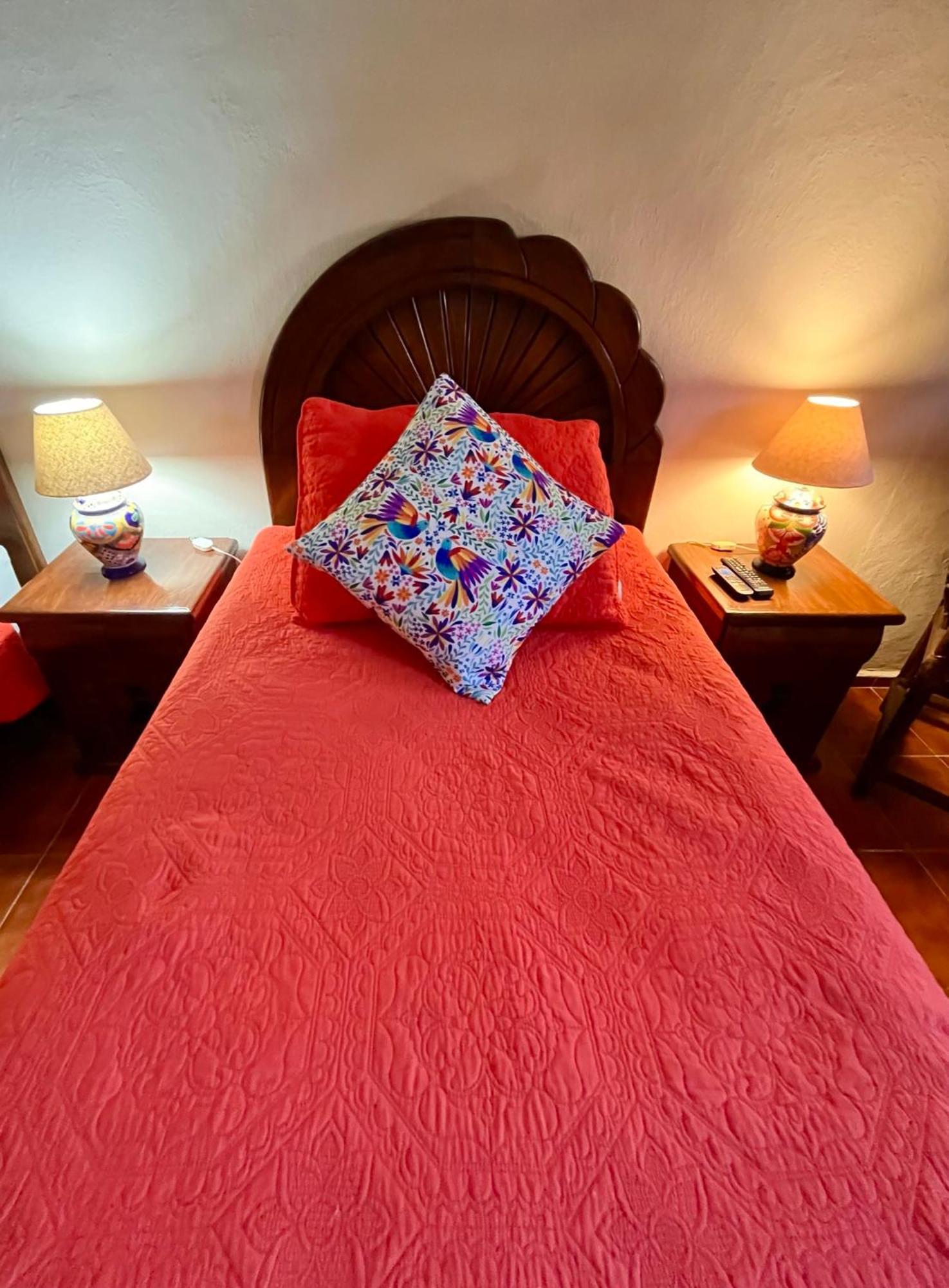 Bed and Breakfast Casa Tres Colibries à Mérida Extérieur photo