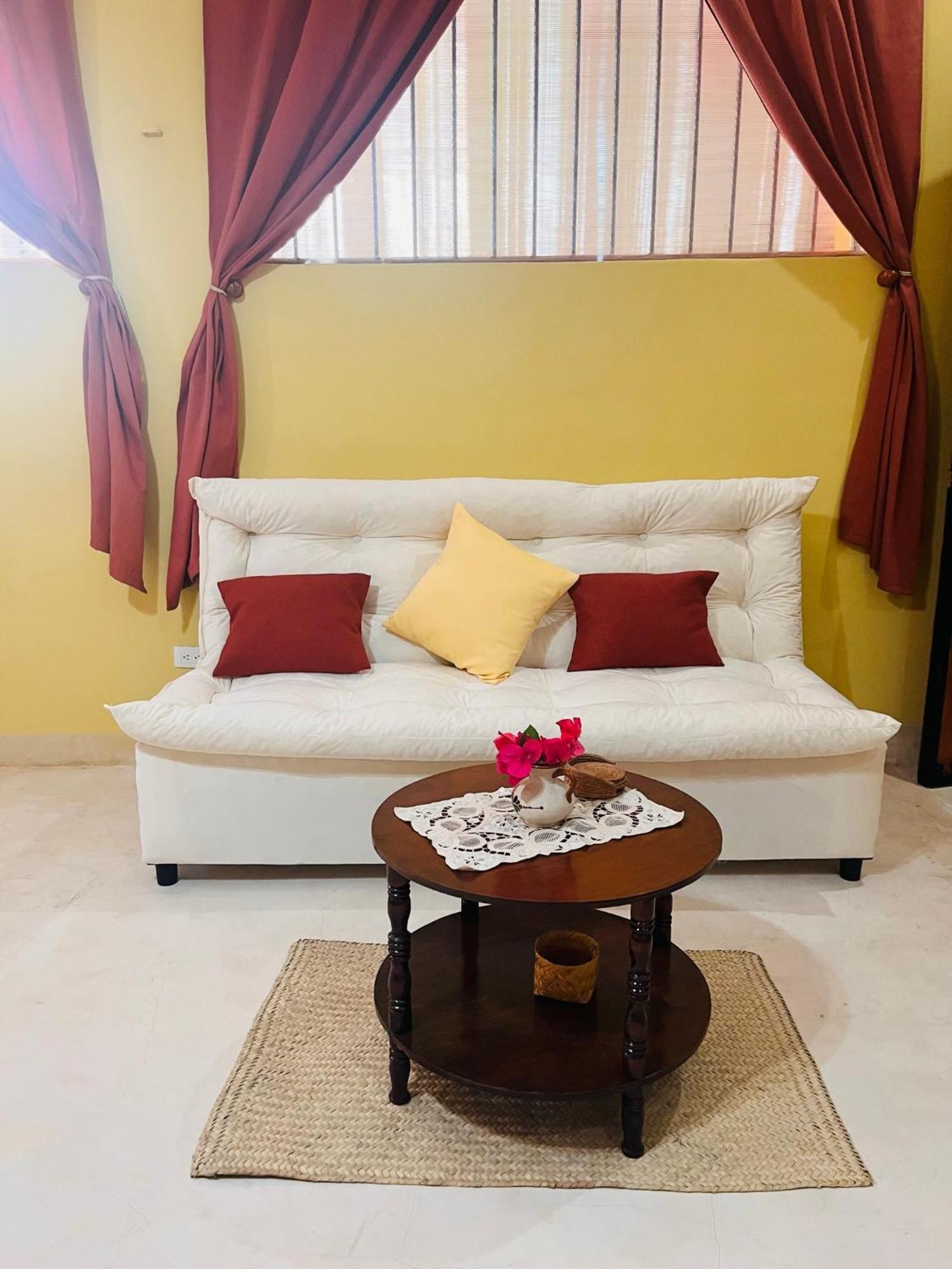 Bed and Breakfast Casa Tres Colibries à Mérida Extérieur photo
